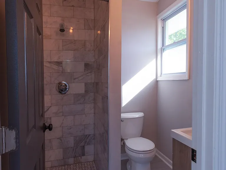 716 Gilbert St — Photo 15