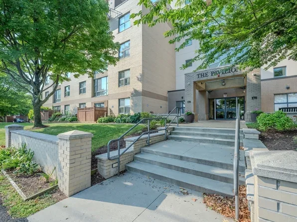 170 Gore St APT 106, Cambridge, MA 02141