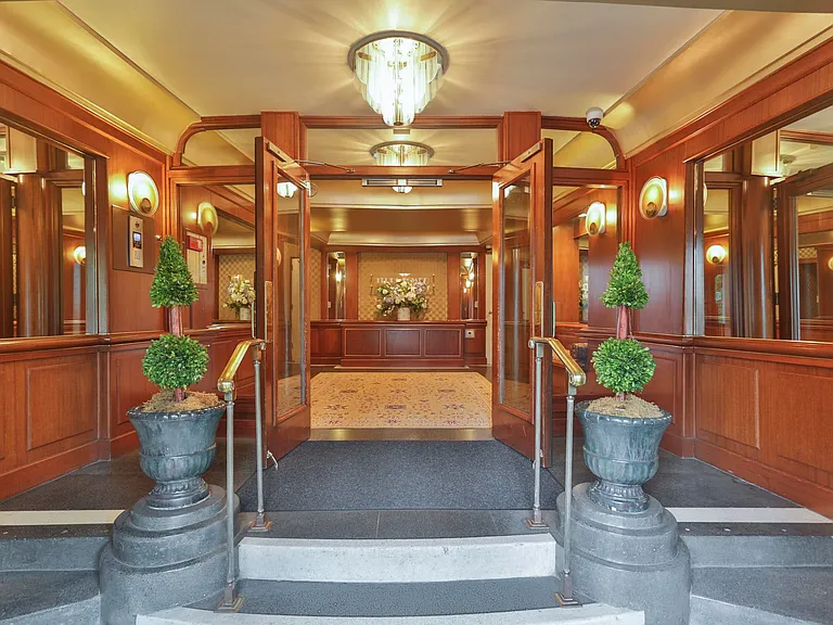 15 Lafayette Ct #1B — Photo 3