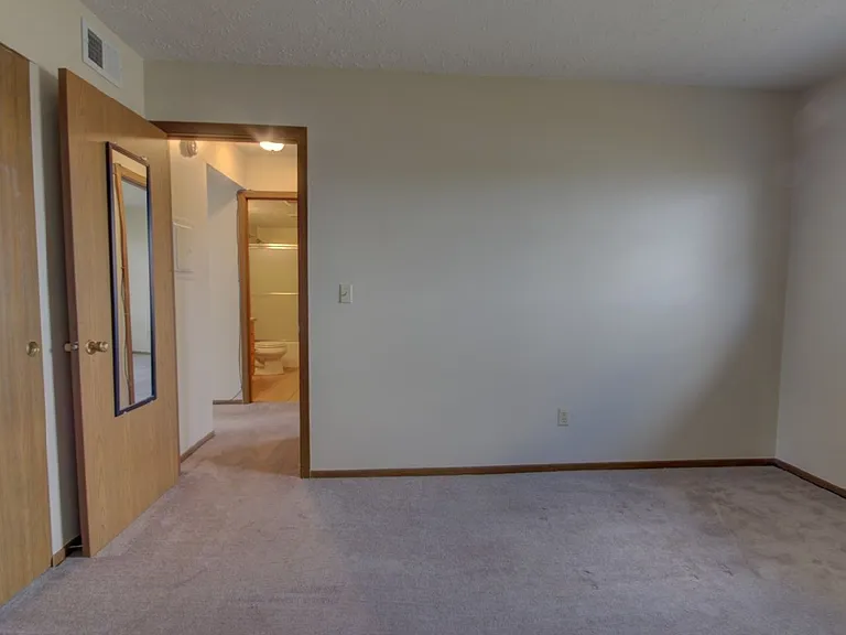 715 Hillside Dr — Photo 10