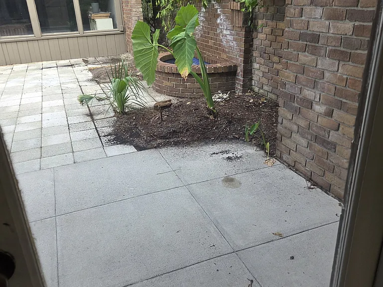 716 NE 1st St — Photo 13