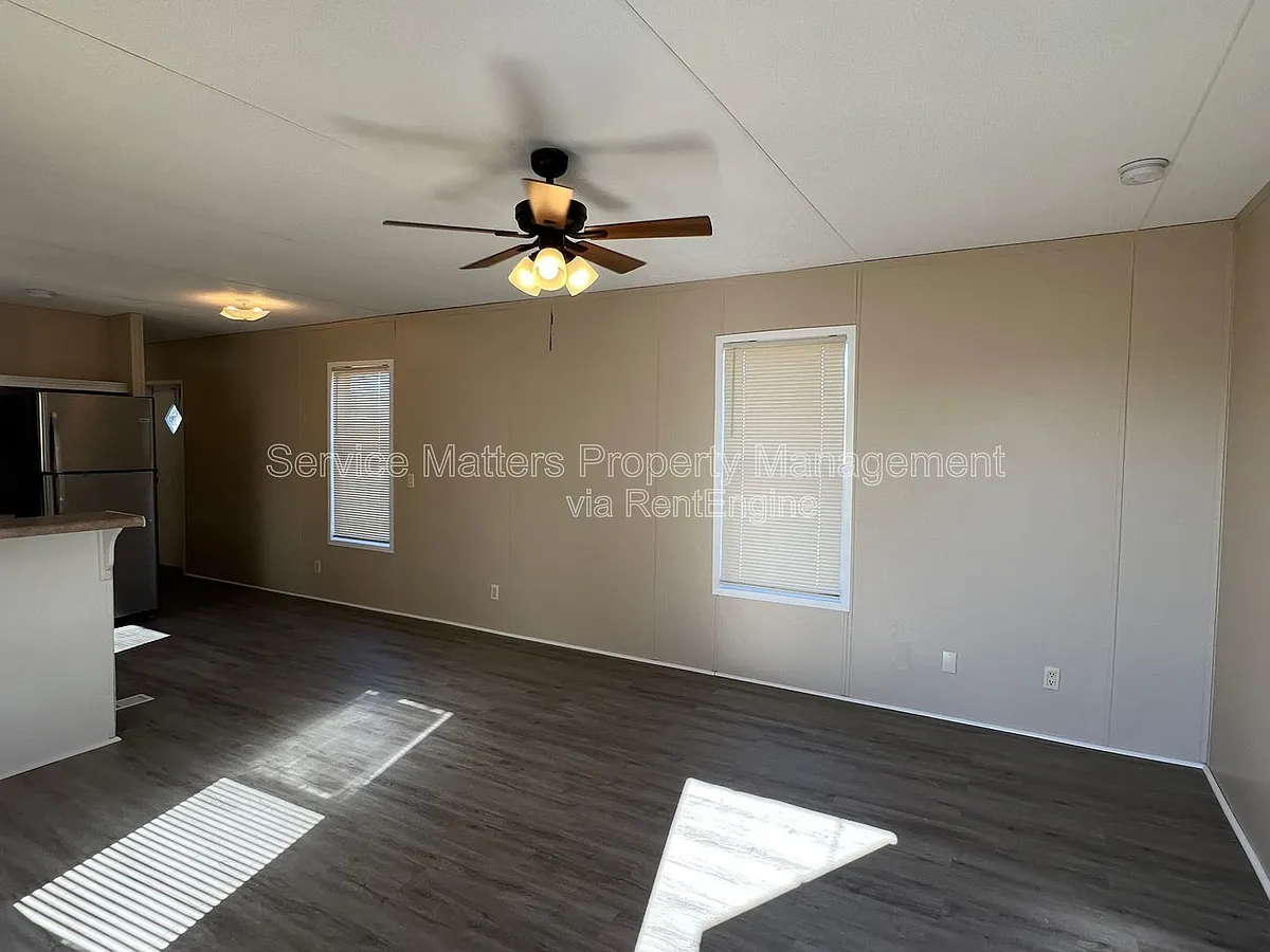 Building Photo - 4825 Douglas Dr
