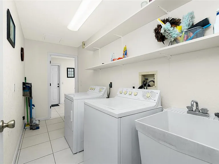 4088 Gingold St — Photo 45