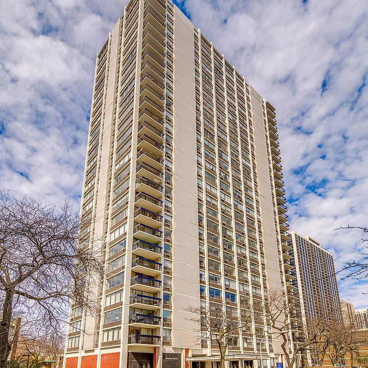 1st image of 1455 N Sandburg Ter #2602