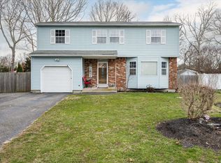 75 Breston Dr E, Shirley, NY 11967