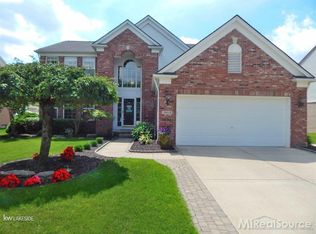 18018 Crescent Lake Pl, Macomb, MI 48042
