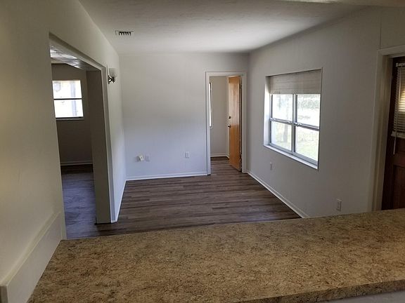 3rd image of 920 SE 19th Ter