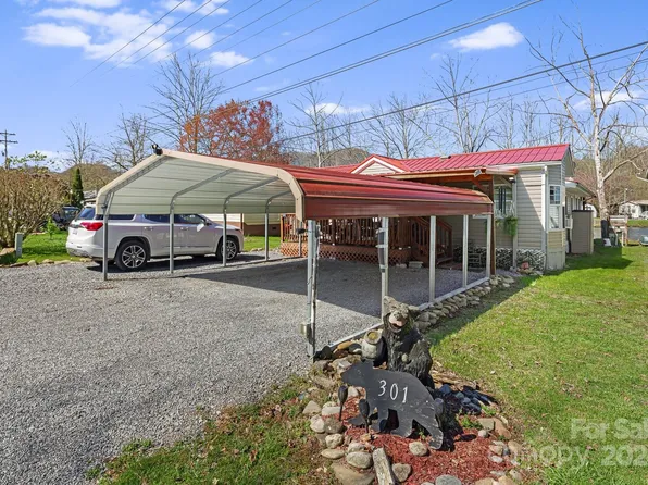 301 Aqua Vista Loop, Waynesville, NC 28785