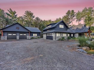 1031 Xavier St, Gravenhurst, ON P0E 1G0
