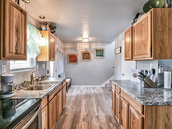 3rd image of 824 S Blue Quail Ct