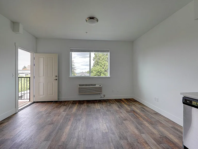 5511 NE 17th Ave — Photo 6