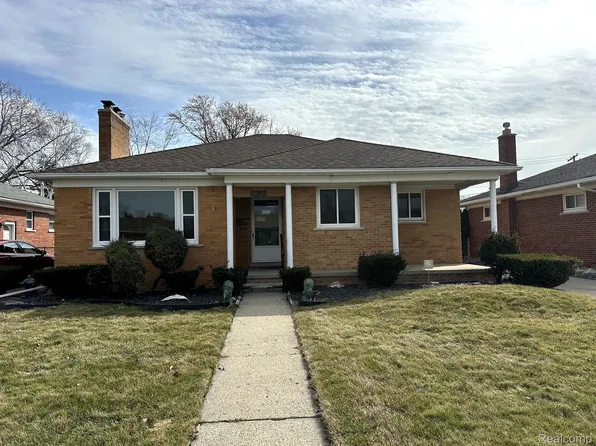 23800 Wilmot Ave, Eastpointe, MI 48021