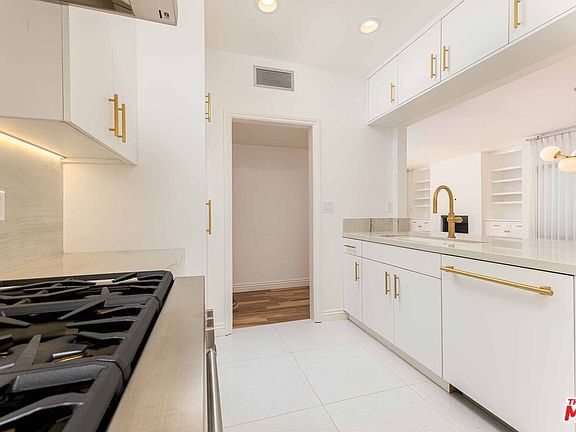 2nd image of 1021 Westmount Dr APT 202