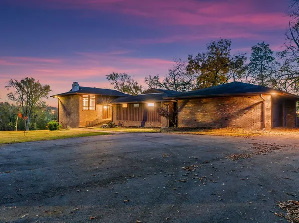 4 Hidden Acres Dr, Lebanon, TN 37087