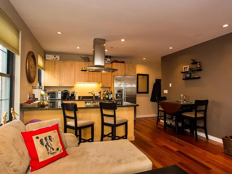 99 Broad St #8D — Photo 1