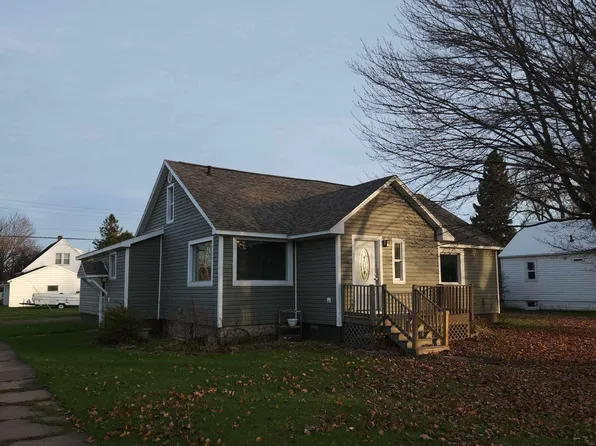 1401 Kimball St, Sault Sainte Marie, MI 49783