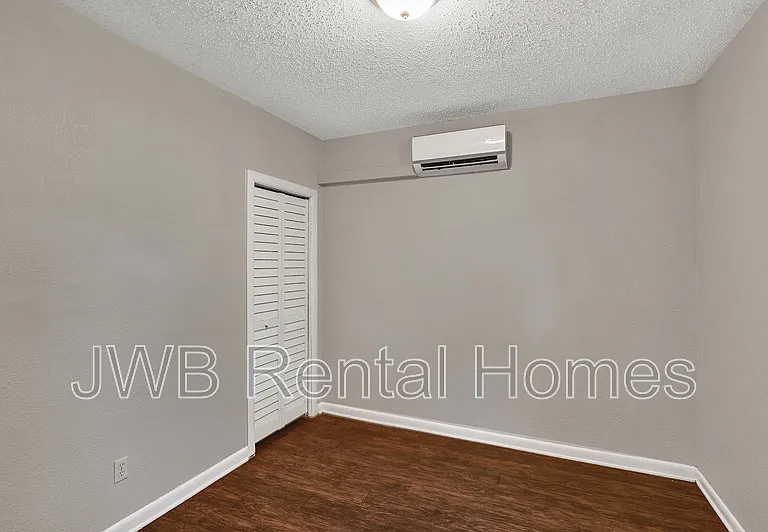 1943 Hardee St #2 — Photo 7