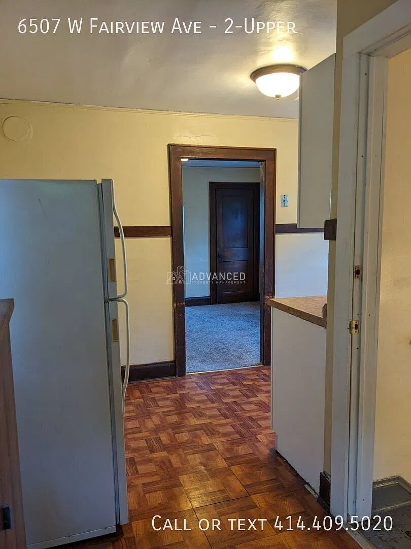 Charming 2-Bedroom Upper Duplex in Milwaukee's Bluemound Heights — Photo 2