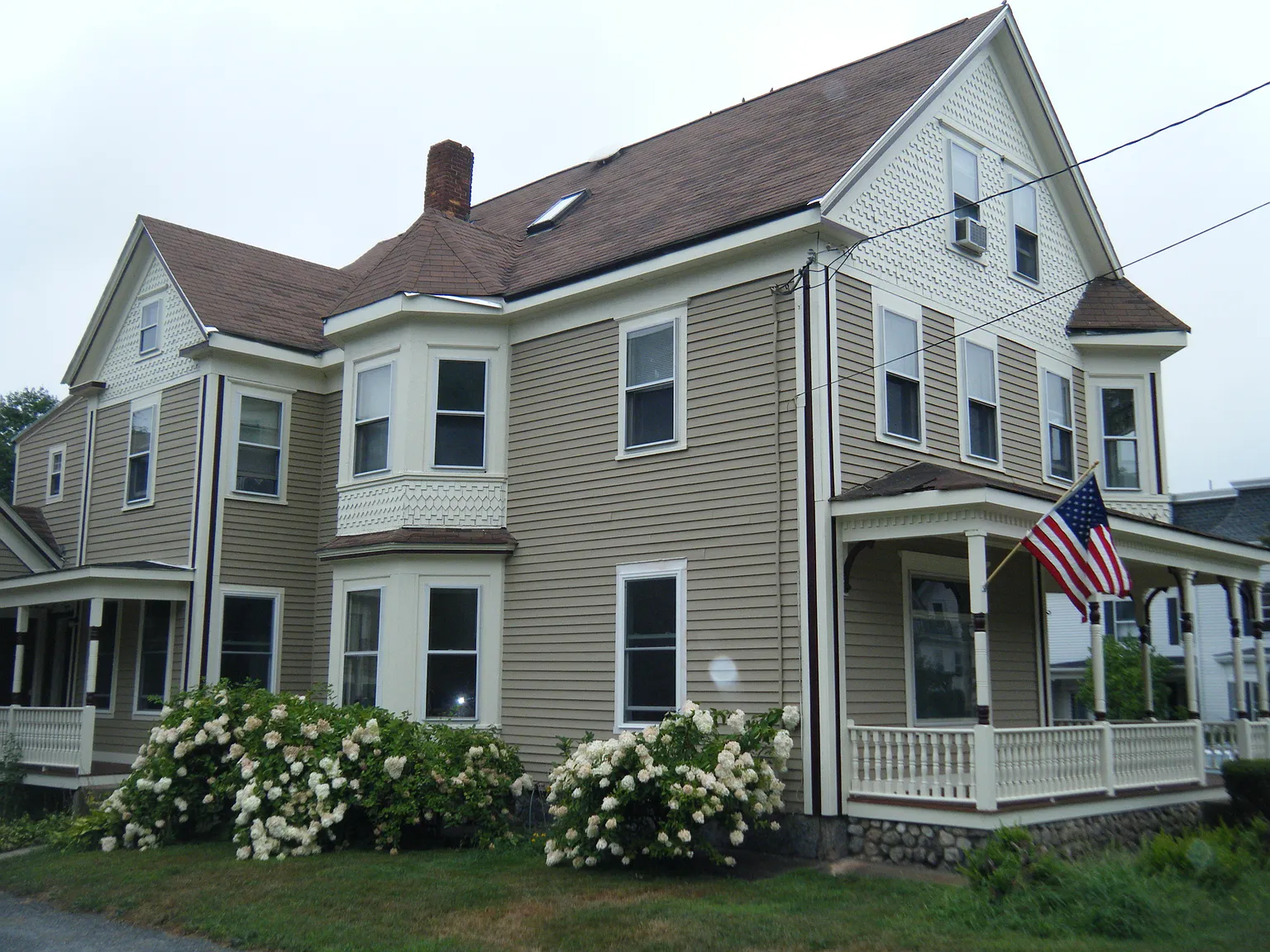 1 bed, 900 sqft, $2,100 — Photo 1