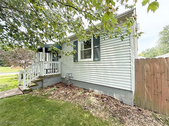 3rd image of 3522 Oakdale Ave