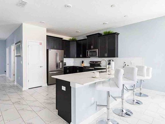 2nd image of 2925 Fable St