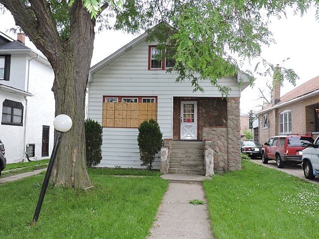 1st image of 810 S 18th Ave