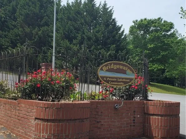404 Edgewater Dr, Anderson, SC 29626