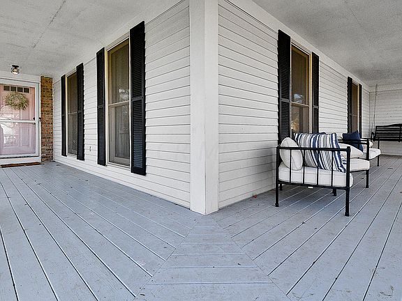 4th image of 207 Olde Mound Ln