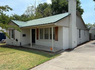 1016 Davis St NW, Ardmore, OK 73401