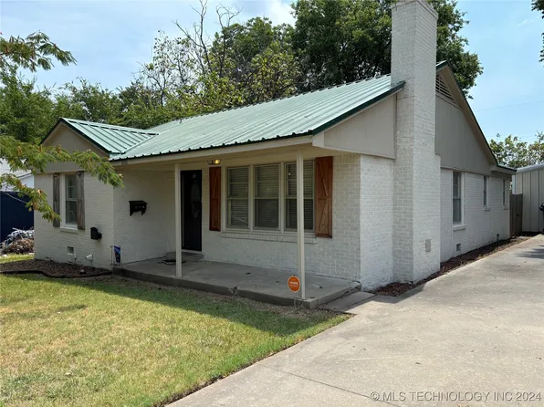 1016 Davis St NW, Ardmore, OK 73401