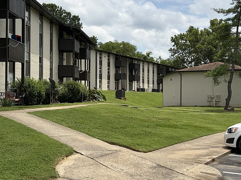 Foxcroft Apartments — Photo 16