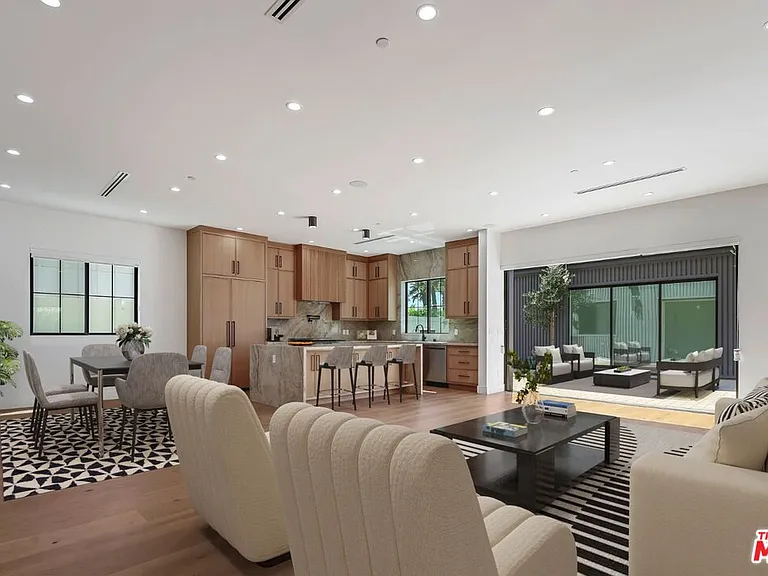 5917 Rhodes Ave — Photo 6