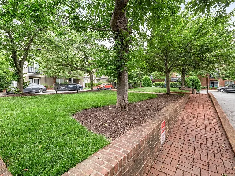 760 Walker Sq #3C — Photo 28