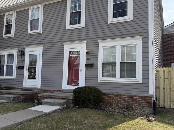 36310 Park Place Dr, Sterling Heights, MI 48310