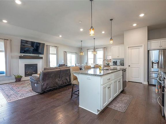 3rd image of 19004 Mahaffie St