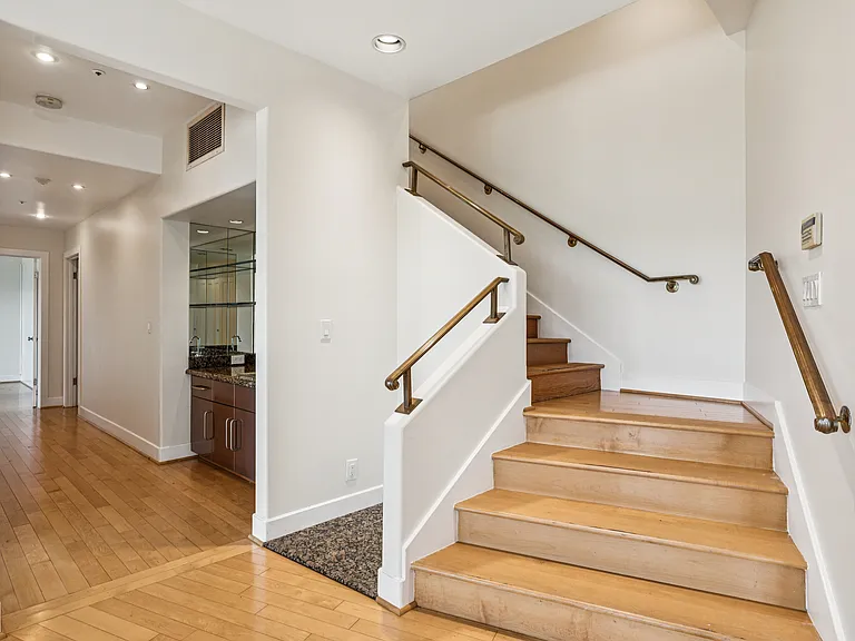 95 Spring Ln — Photo 34
