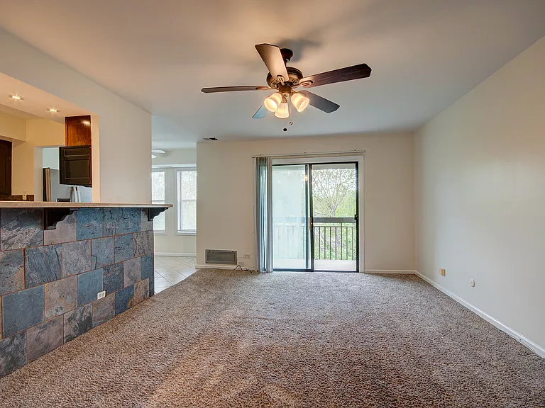2210 Country Club Dr #26 — Photo 3