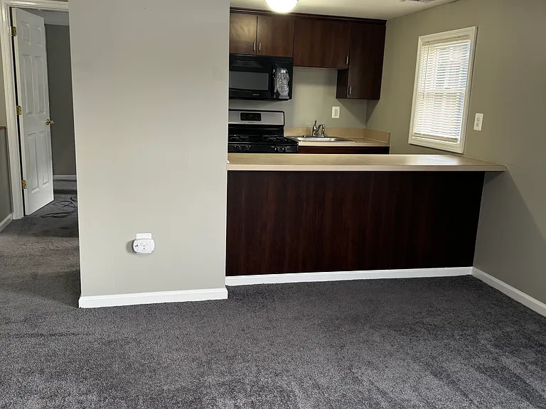 81 E Lincoln Ave #B — Photo 1