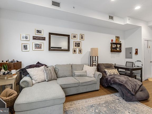 3rd image of 1414 Frankford Ave