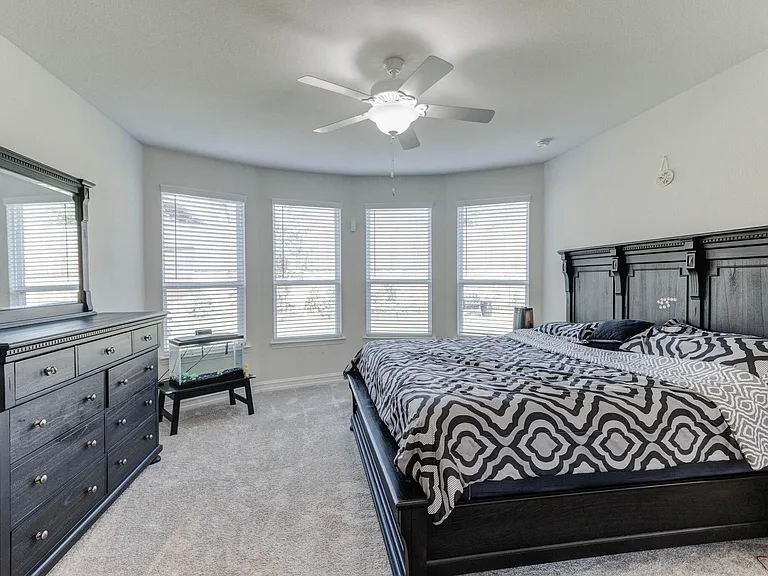 2808 Southampton Dr — Photo 18