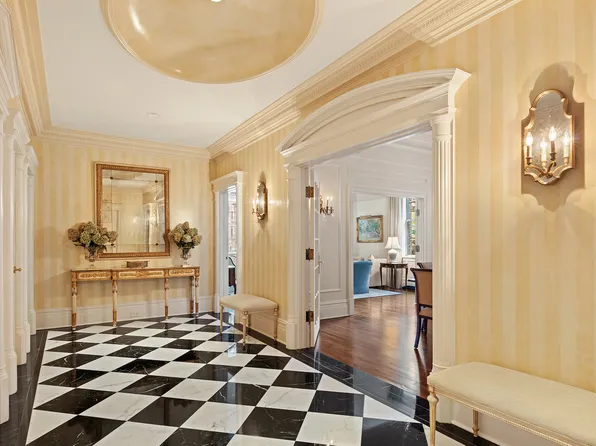 960 Park Avenue 1E image 1 of 11