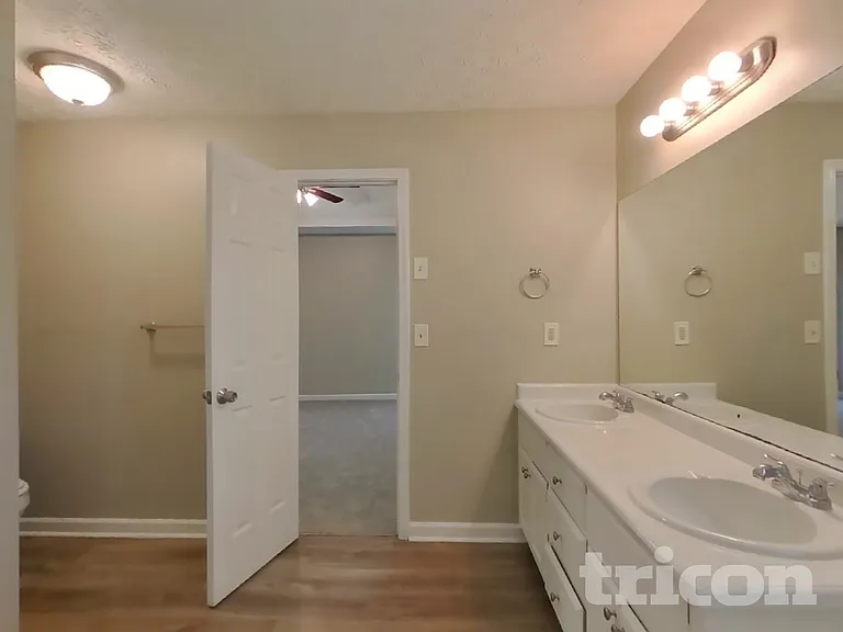 2651 Laurel Woods Ln SE — Photo 10