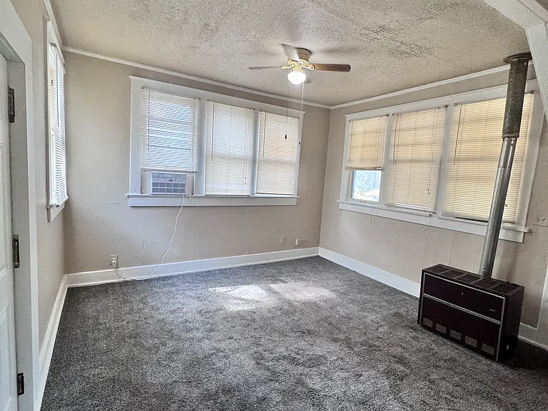 426 N Hoover Ave — Photo 7