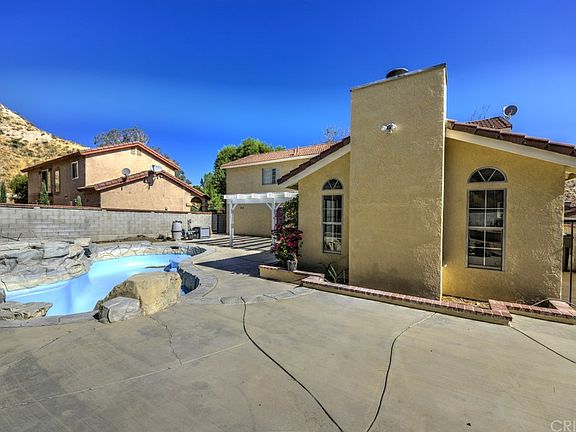 5th image of 15240 Oleander Ct