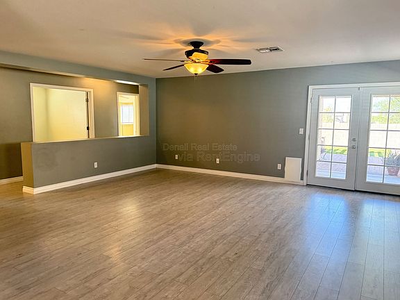 3rd image of 10449 E Bridgeport St