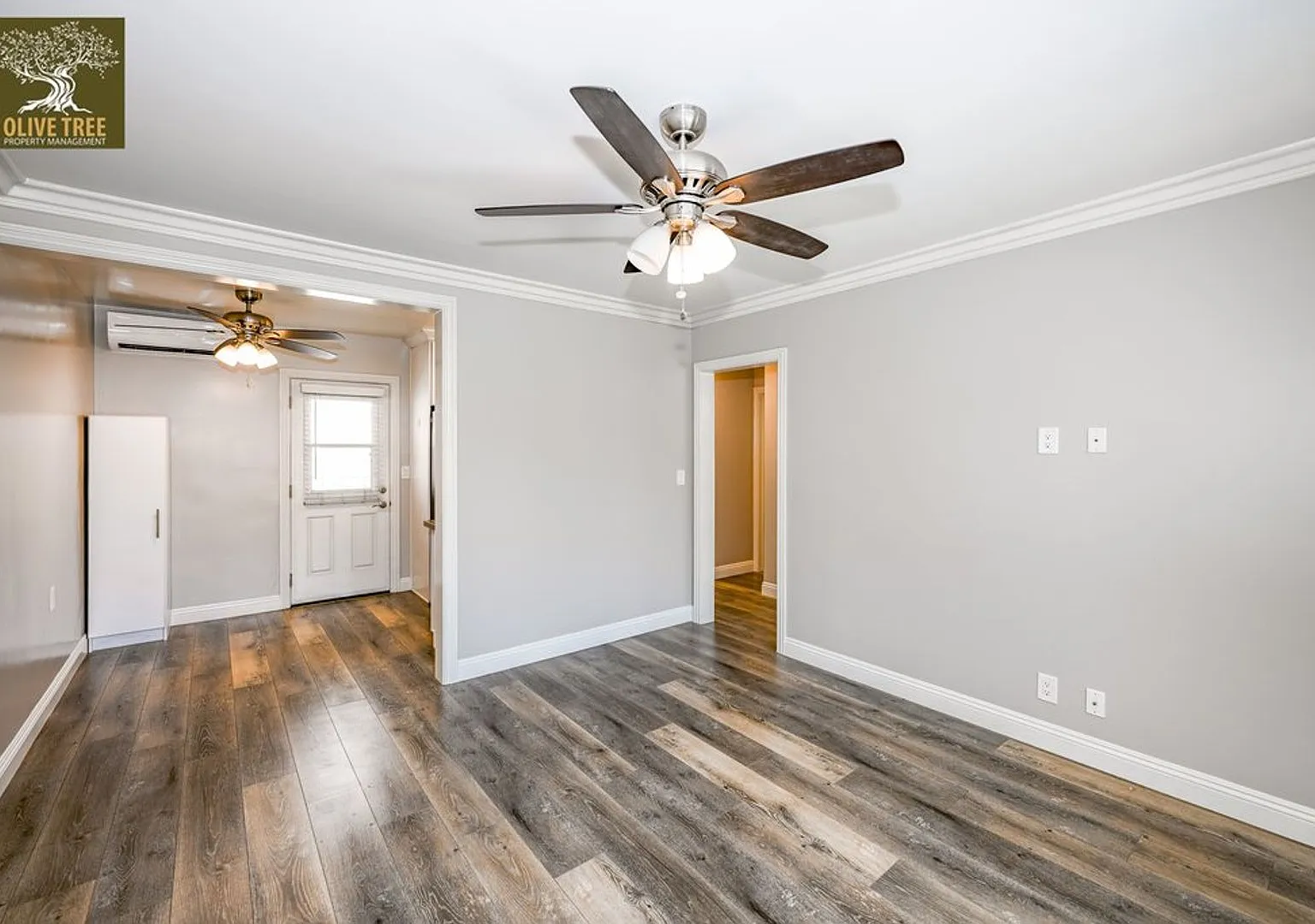 145 E. SMB — Photo 2