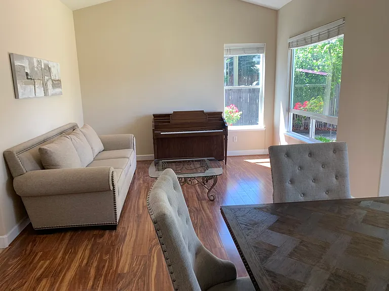 7468 Colbert Dr — Photo 8
