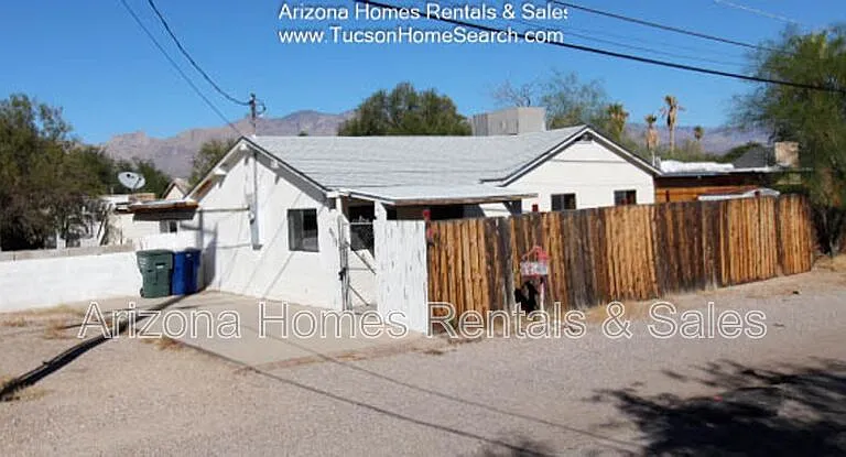 801 E Halcyon Rd — Photo 1