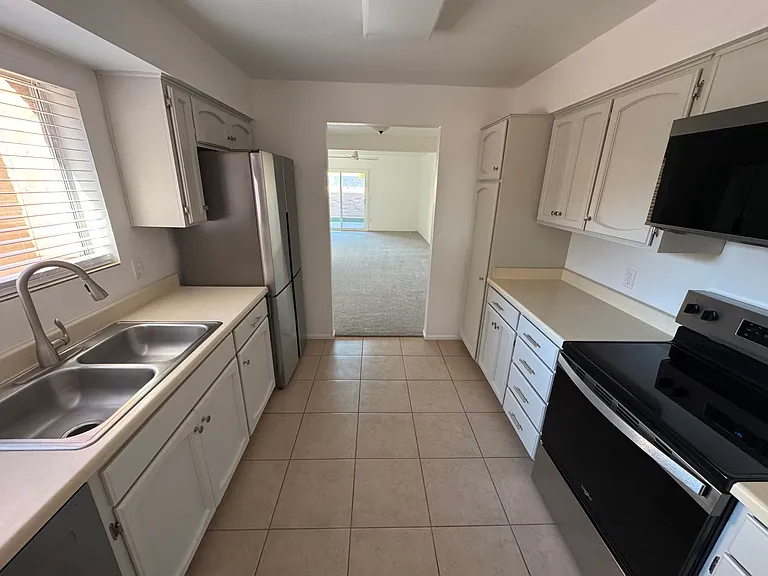 4209 E Blanton Rd — Photo 7