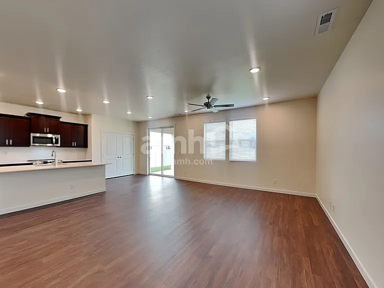 9428 W Shumard St — Photo 6